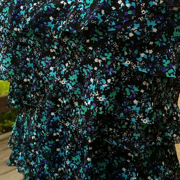 Express Floral Ruffle Tank - Picture 2 of 3